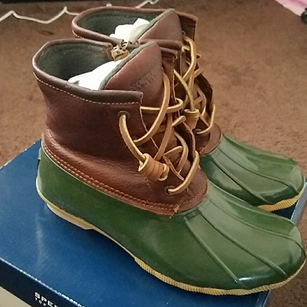 Sperry saltwater boots brand new